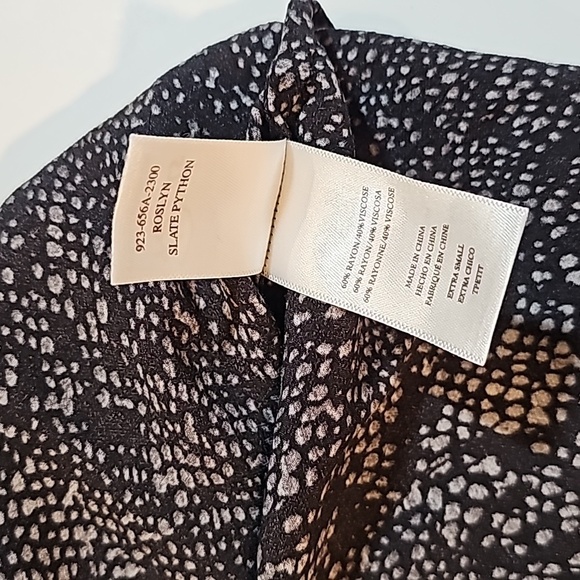 Rails Roslyn Slate Python Blouse Top Luxe Satin Crepe Longsleeve Keyhole Gray XS - Picture 13 of 16